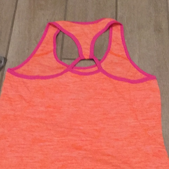 Athletic tanks - Picture 6 of 9